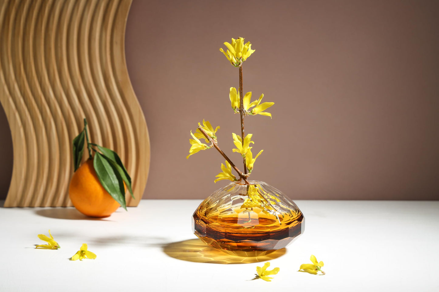 YAOYUAN Hand Blown Glass vase - Elegant Bud vases for Console Table Decor, Muti-Faceted,Beautiful Blown Glass Decor & Diffuser, Perfect Home Decoration (Middle)