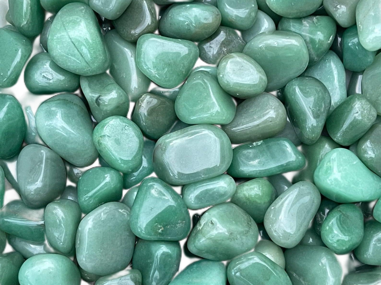 GAF TREASURES 5 Pcs Green Aventurine Tumbled Stones, Polished Natural Green Aventurine Gemstone, Green Aventurine Healing Crystals (Green Aventurine)