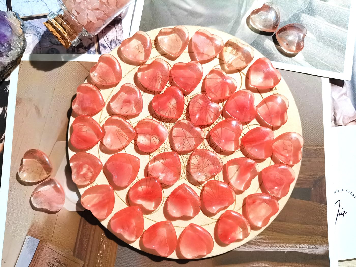 QINJIEJIE 20PCS Cherry Quartz Heart Stones Crystals Bulk Love Shaped Worry Stone Heart Rock Pocket Polished Palm Gems Crystal Reiki Balancing Wholesale Carved Stone Decor Gift