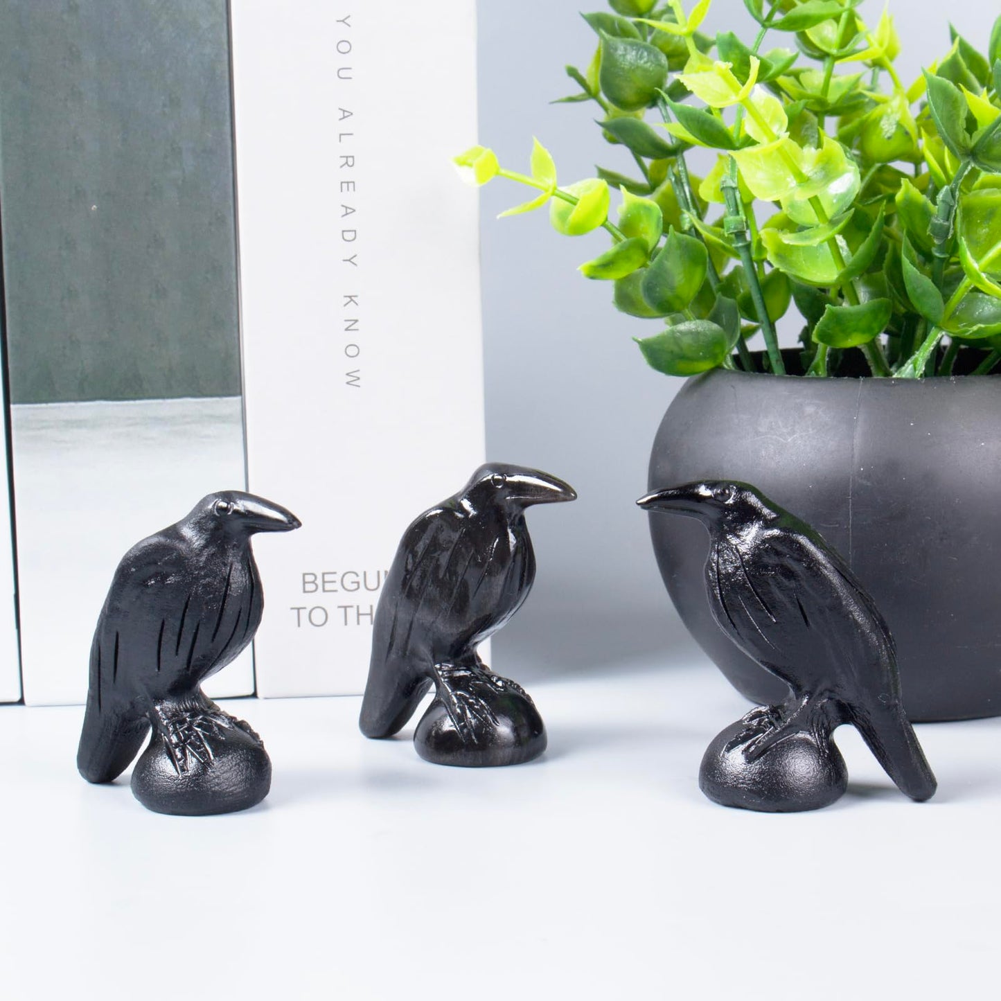 QLRSUXN Natural Black Obsidian Raven Figurines,2 Inch Healing Crystal Animal Statues,Lucky Guardian Pocket Crow Figurines as Women’s Gifts,Raven Statues for Office Home Decor and Ornament.