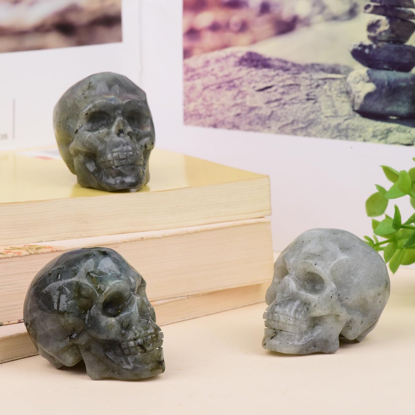 QLRSUXN 2 Inch Labradorite Crystal Skulls Decor,Human Skull Sculpture Statues Healing Crystal Decor,Halloween Skull Figurines,Home Office Decoration Christmas Meditation Gifts for Men Women