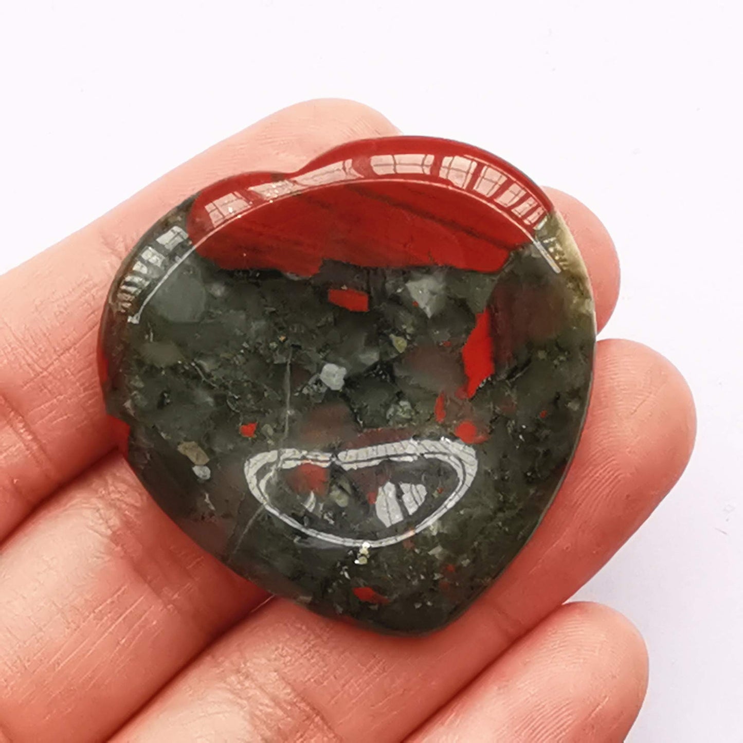 Bacatgem Natural African Bloodstone Heart Chakra Thumb Worry Stone,Hand Carved Healing Crystal Shaped Stone for Anxiety Stress Relief Meditation