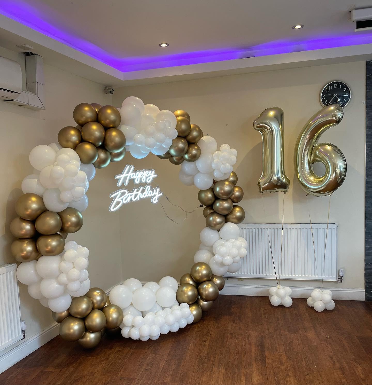 White and Gold Latex Balloons, 60pcs 12 Inches Metallic Gold and White Confetti Balloons with 1 Ribbon for New Year, Birthday, Baby Shower Party Decorations
