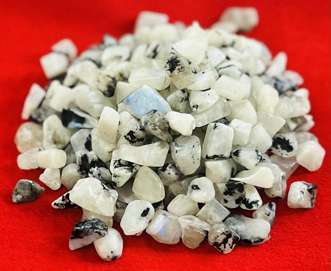 Indian Consigners Natural Crushed Polished Tumbled Gem Stone Chips, Decoration & Healing Crystals (Rainbow Moonstone)