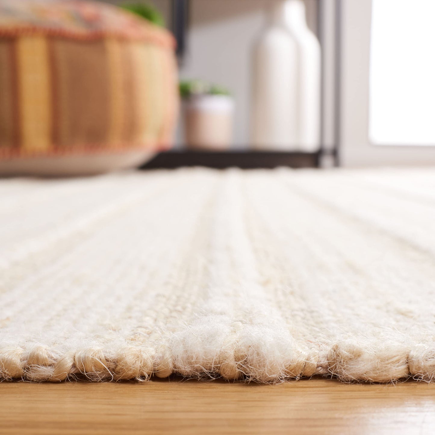 SAFAVIEH Kilim Collection Area Rug - 6' x 9', Natural & Ivory, Handmade Boho Stripe Fringe Jute & Wool, Ideal for High Traffic Areas in Living Room, Bedroom (KLM442A)