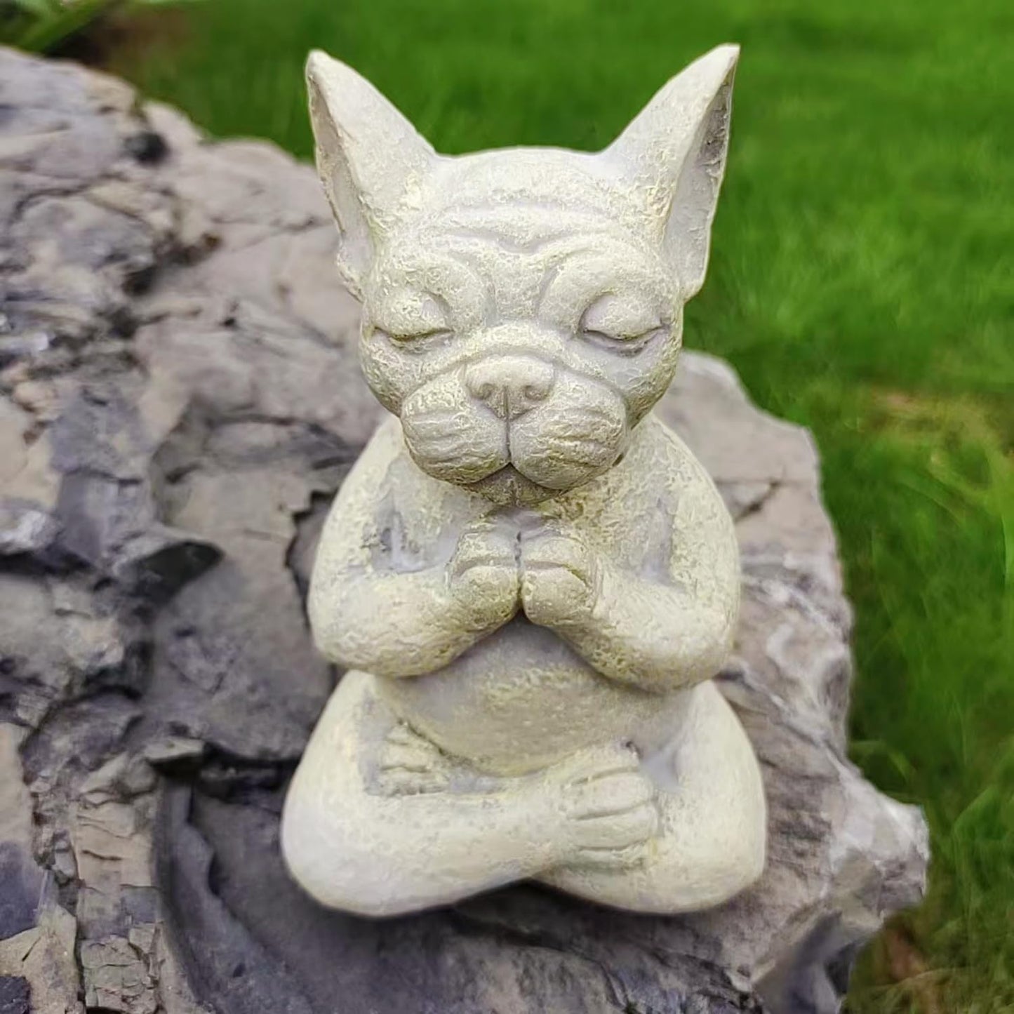 YWHWXB Meditating French Bulldog Figurine, Zen Yoga Dog Buddha Statue, Decorative Collectible for Home Garden Decoration