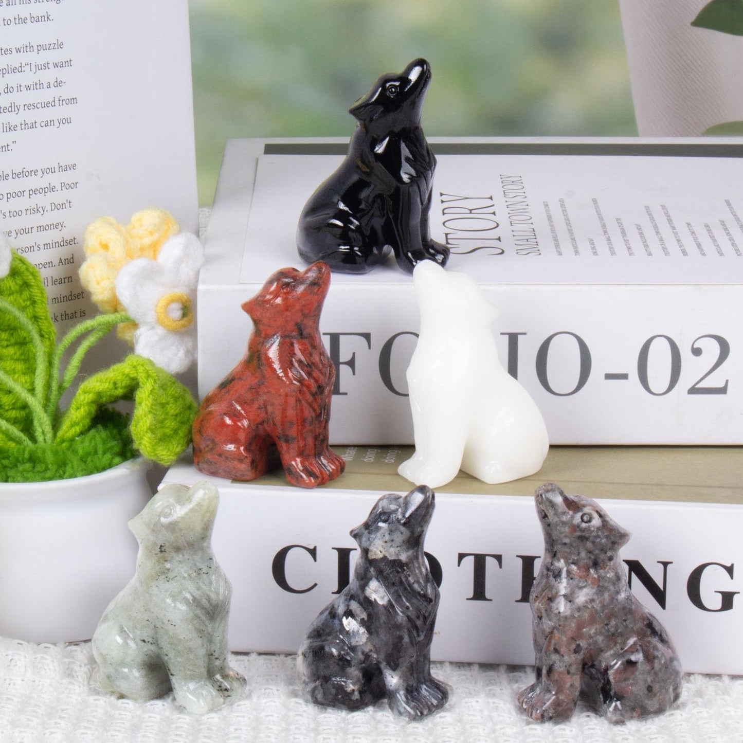 Hguxmcu Shimmer Stone Wolf Figurine,Crystal Carved Statue for Home Office Desk Decor,Hand Carved 1.8 Inch Healing Crystal,Spirit Animal Gift for Wolf Lovers,Good Luck Feng Shui Protection Totem