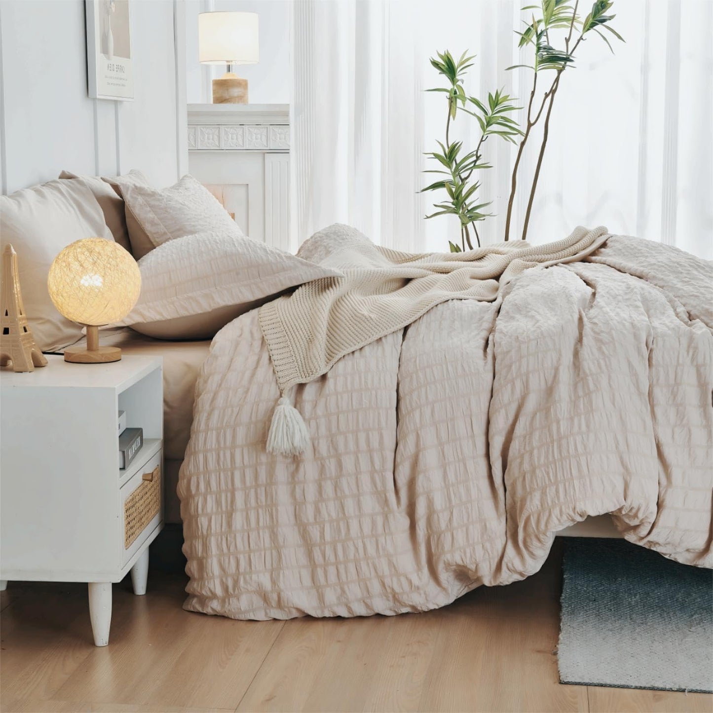 HYMOKEGE Beige Duvet Cover Queen Size, Ultra Soft 3-Piece Seersucker Duvet Cover Set with Zipper Closure, Soft Brushed Microfiber Bedding Set with 8 Corner Ties (90"x90", 2 Pillowshams)
