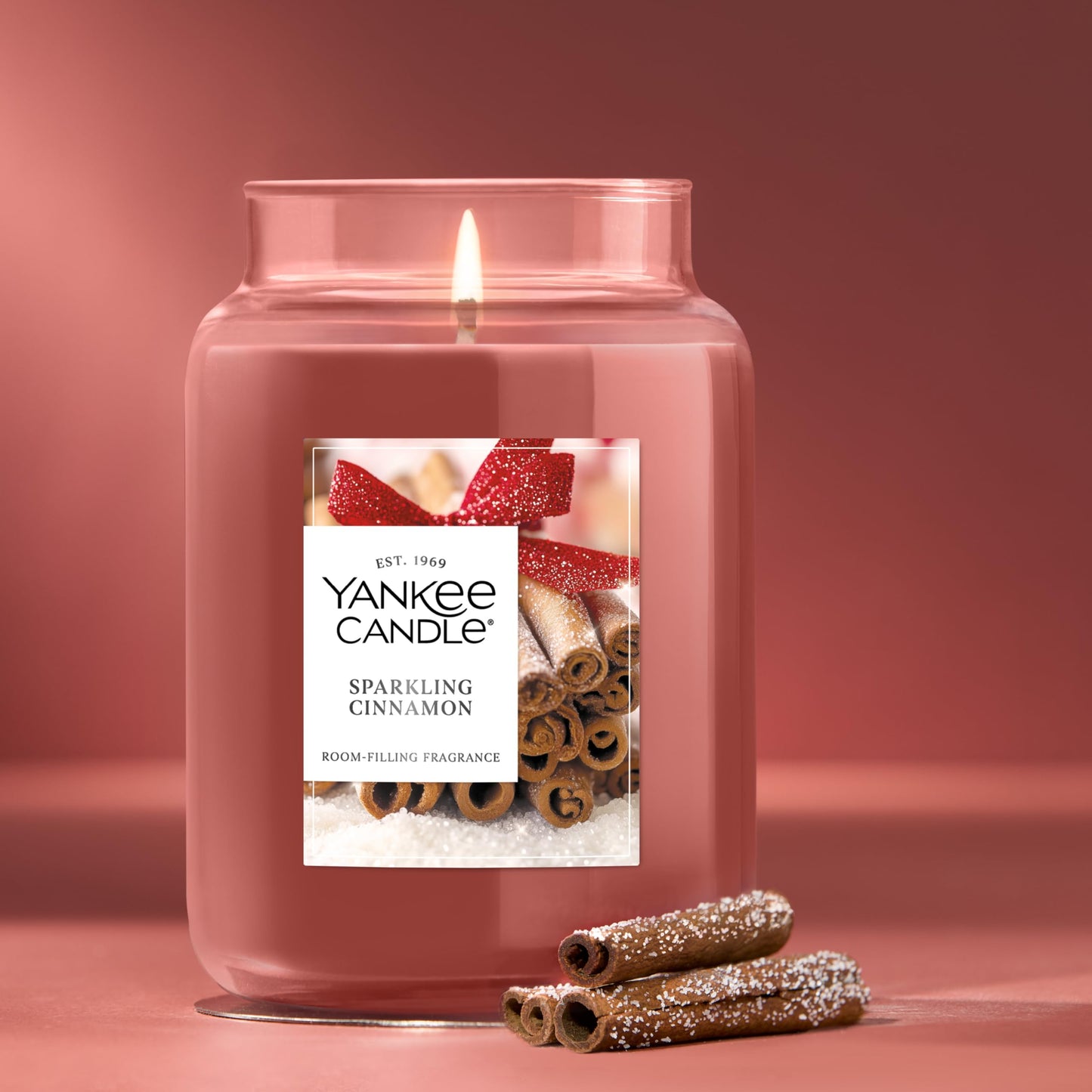 Yankee Candle Sparkling Cinnamon, Christmas Scented Candle, 22oz Large Jar with up to 150 Hour Burn Time, Giftable