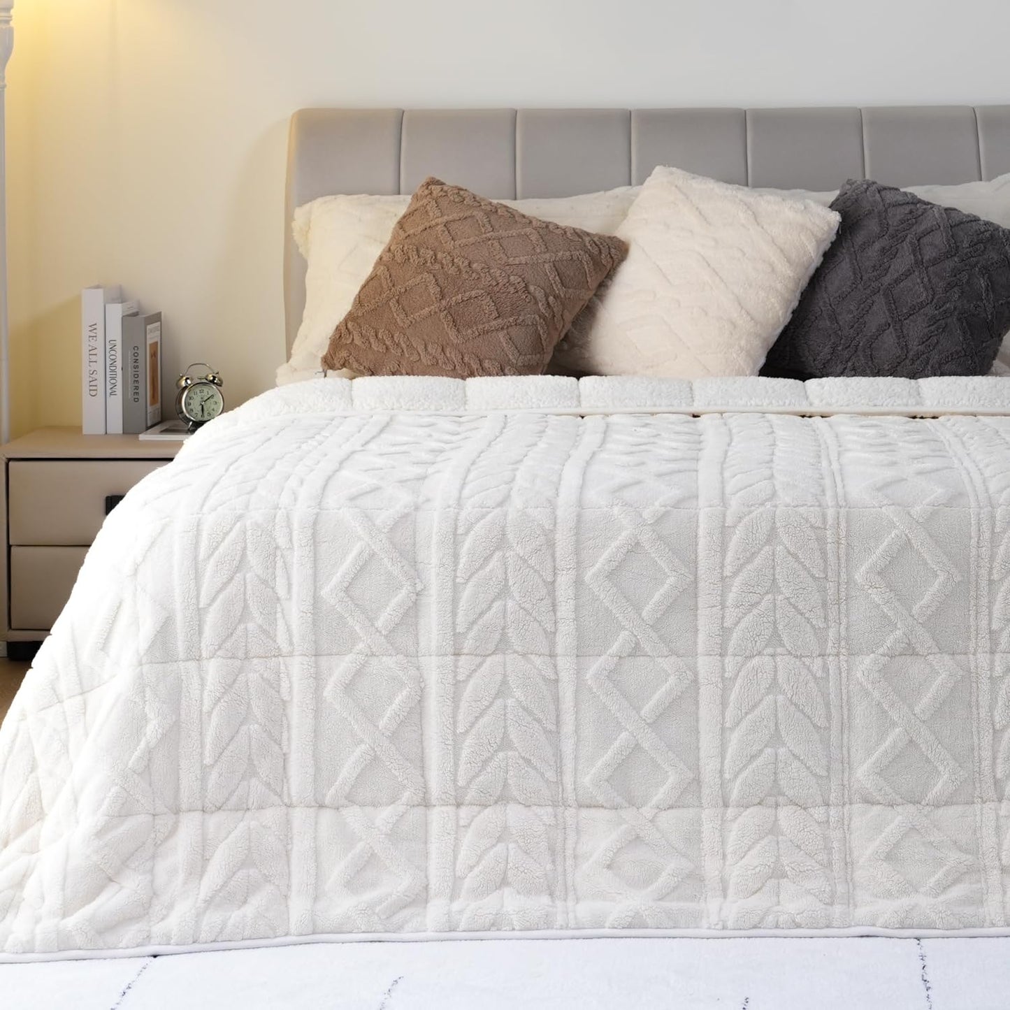 Cottonblue Jacquard Weighted Blanket 15lbs for Adults Queen Size, Ultra Soft Cozy Comfort Sherpa Blanket for Relax and Sleep, Heavy Bed Blankets with Glass Beads, 60x80 Inches, Cream White