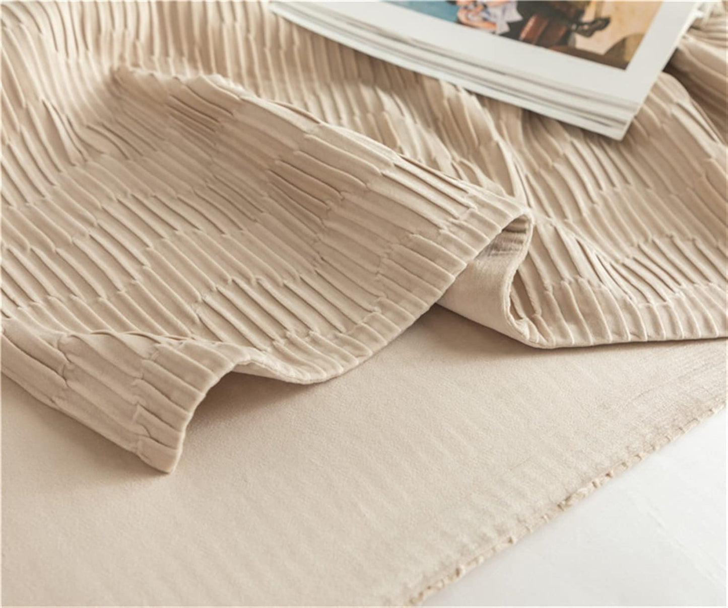 Fudaiki Bed Runner Solid Quilted Fleece Bed Throws for Foot of Bed Bedding Scarf Protection for Bedroom Hotel Full/Queen Beige