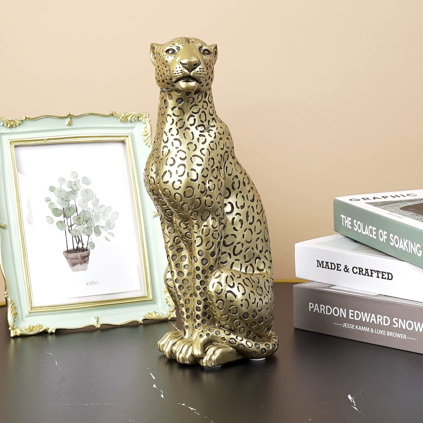 Polyroyal Cheetah Statue Home Decor Leopard Sculpture Resin Sitting Cheetah Figurine Desktop Table Top Ornament Decoration for Home Office Champagne Gold