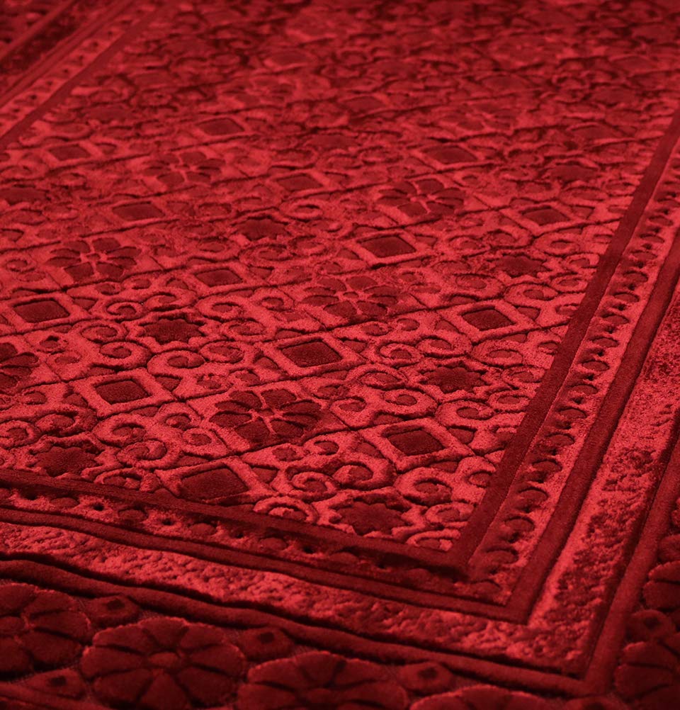 Modefa Velvet Prayer Rug - Soft Plush Turkish Janamaz Sajada Carpet for Men and Women - Plain Solid Prayer Mat Ramadan Eid Gift - with Prayer Beads - Luxury Floral Stamp (Red)