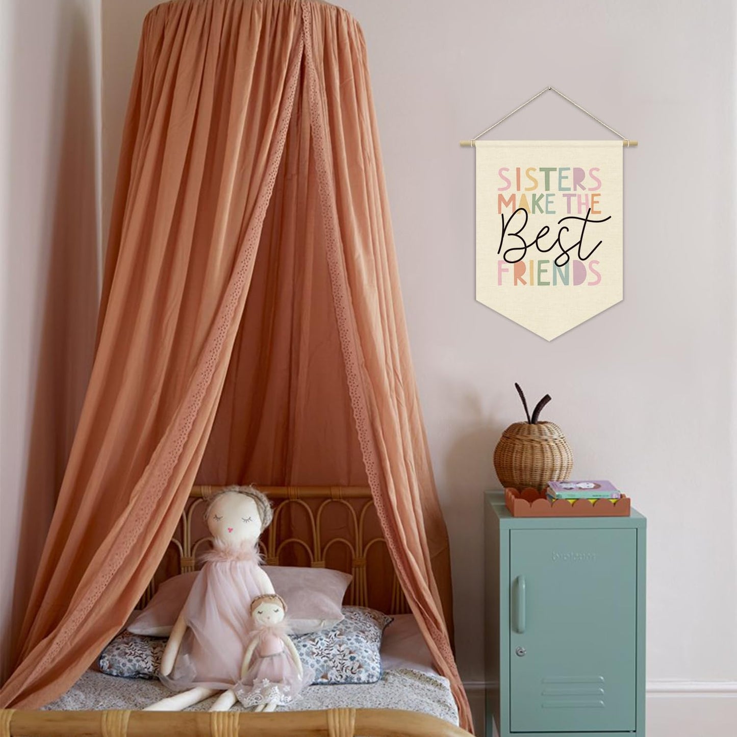 XYDEG Girls Room Wall Art Decor,Toddler Girl Room Cute Pink Nursery Bedroom Playroom Canvas Banner Decorations,Sisters Make The Best Friends Wall Hanging Pennant Flag Banner