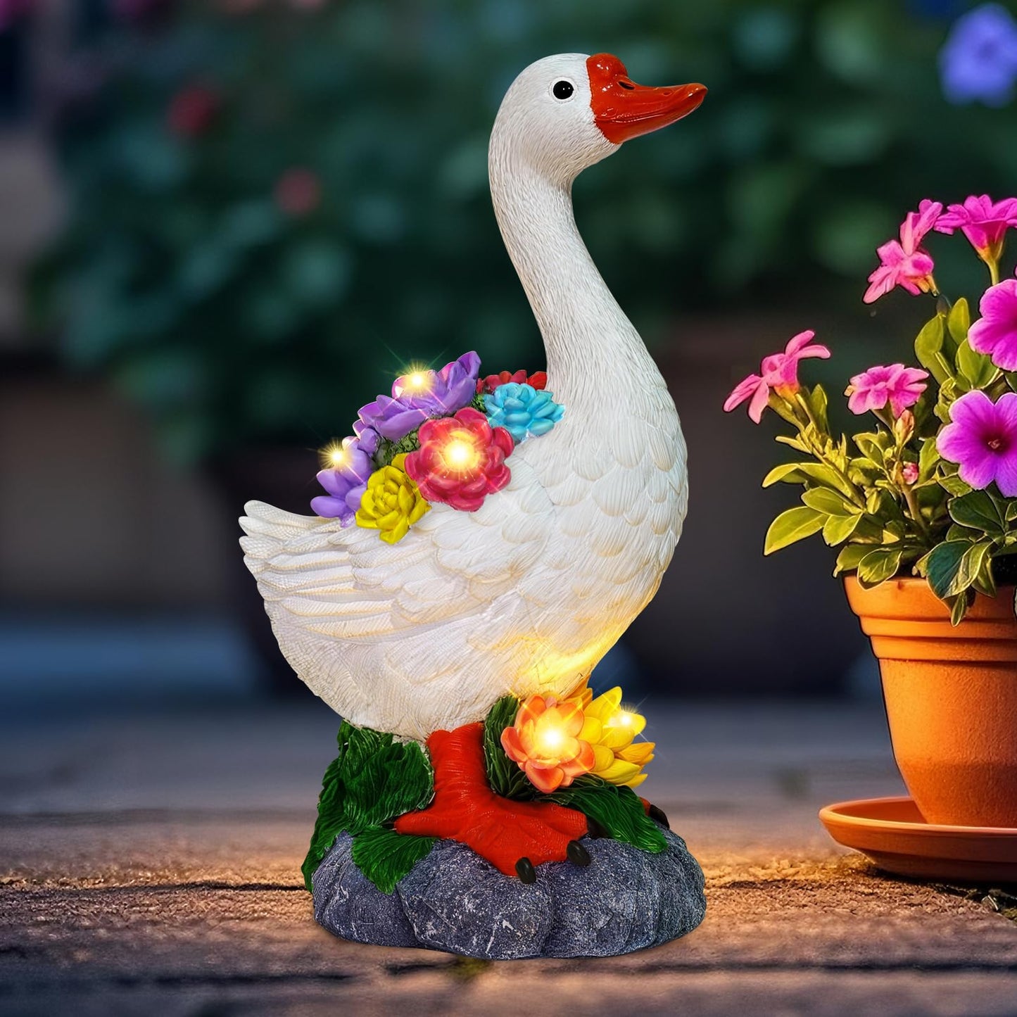 ZFNN Garden Goose Statue with Solar Succulent Lights, Outdoor Porch Goose Decor, Waterproof Figurine Lights for Yard Lawn Patio Balcony, Unique Gifts for Mom, Garden Lovers, Grandma