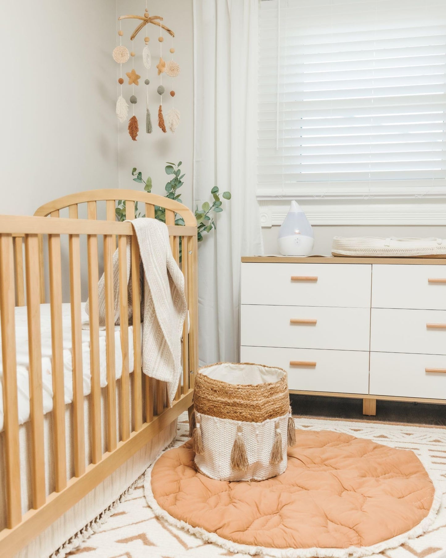 Crane Baby Willow Leaf Ceiling Hanging Decor - Handcrafted, Nursery Decoration, Whimsical Earthy Tones