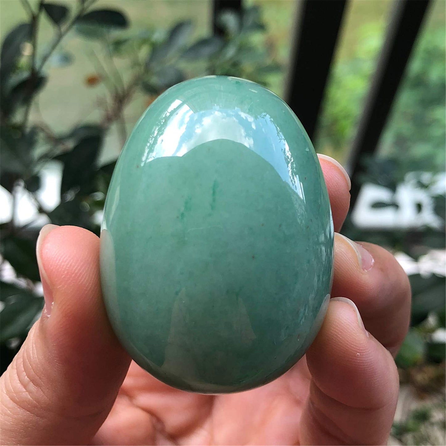 Fekuar Stone Egg Figurine, Polished Healing Crystal Easter Eggs Sphere Sculpture with Wood Stand, Natural Green Aventurine, 1.8"