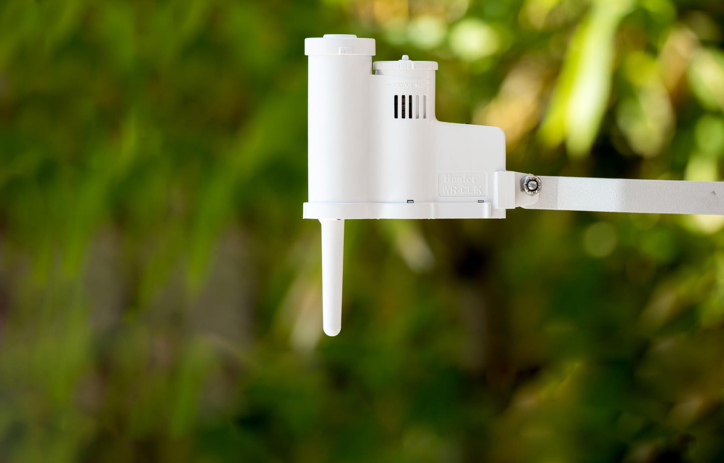 Hunter Rain Clik WRCLIK Wireless Rain Sensor with Freeze Shutoff, Automatic Shutoff for Sprinkler Controllers, Compatible with Most Irrigation Controllers, Mounts Easily to Gutter or Wall