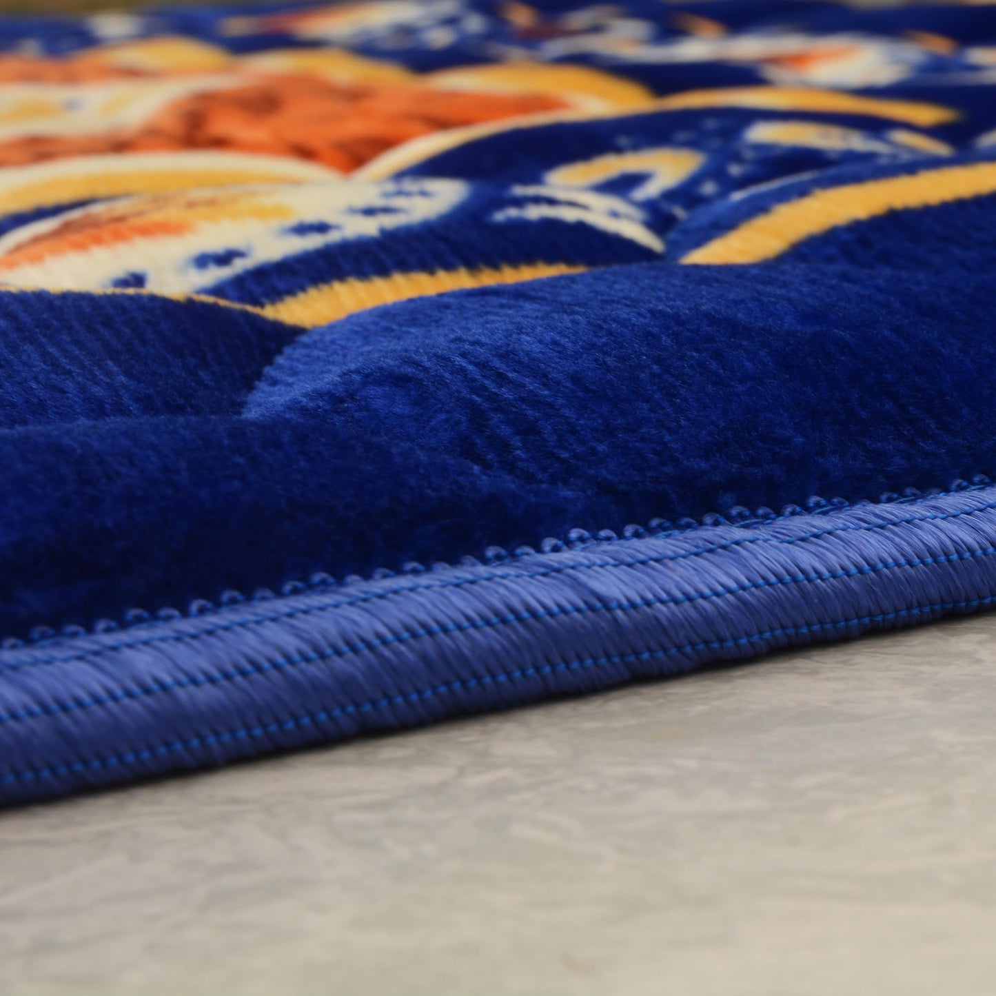 YAZEIN Prayer Rug Muslim Mat Islamic - Padded Very Thick Prayer Rug Sajadah for Men Women with Islam Prayer Beads, Soft and Luxury (31.5" x 47.2", Royal Blue)