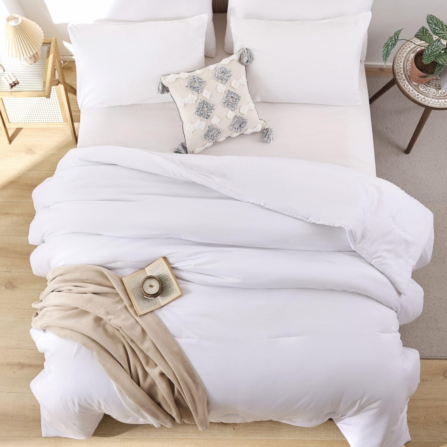 ROSGONIA White Queen Comforter Set, 3pcs(1 Boho White Comforter & 2 Pillowcases) All Season Soft Bedding Lightweight Bedspread Blanket Quilt