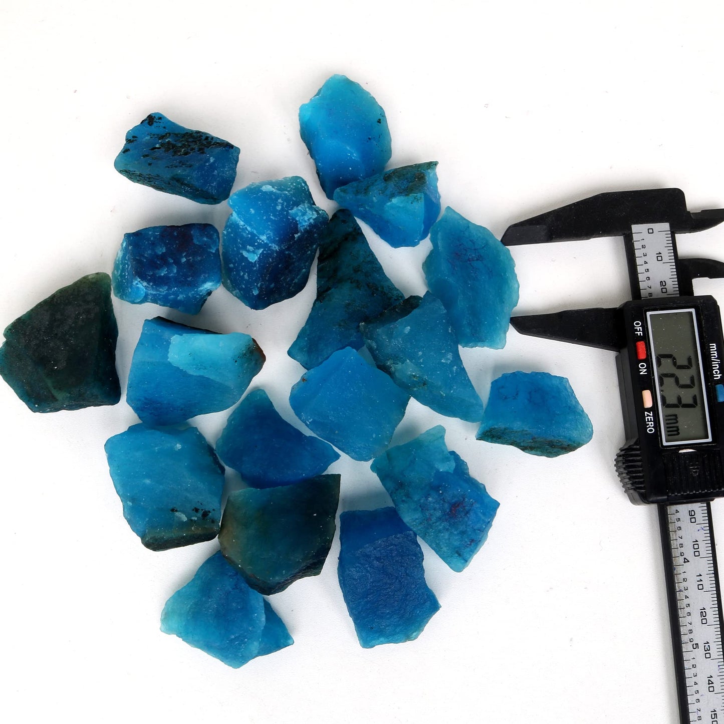 REAL-GEMS Natural Raw Healing Crystals Rough Stones for Tumbling, Cabbing, Polishing, Wire Wrapping, Wicca & Reiki Crystal Healing, Mix Gemstones,7 Chakra (Aquamarine)