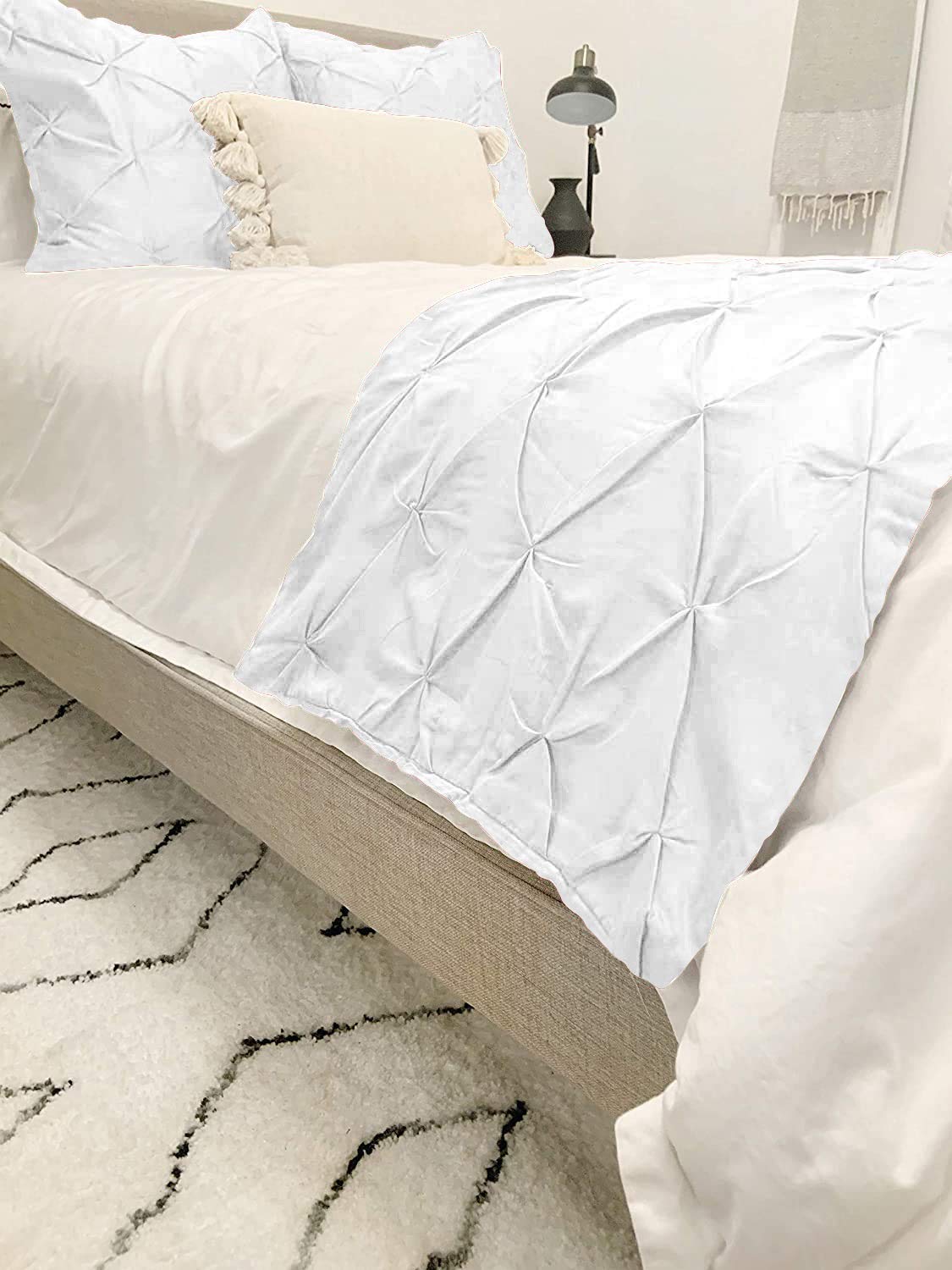 Lusso Mercato Ultra Soft 1-Piece Bed Runner - Luxurious 100% Cotton 800 Thread Count Pinch Pleated Bed Runner Solid (1 Piece Pinch Pleated Bed Runner) King Size (102"X20") White