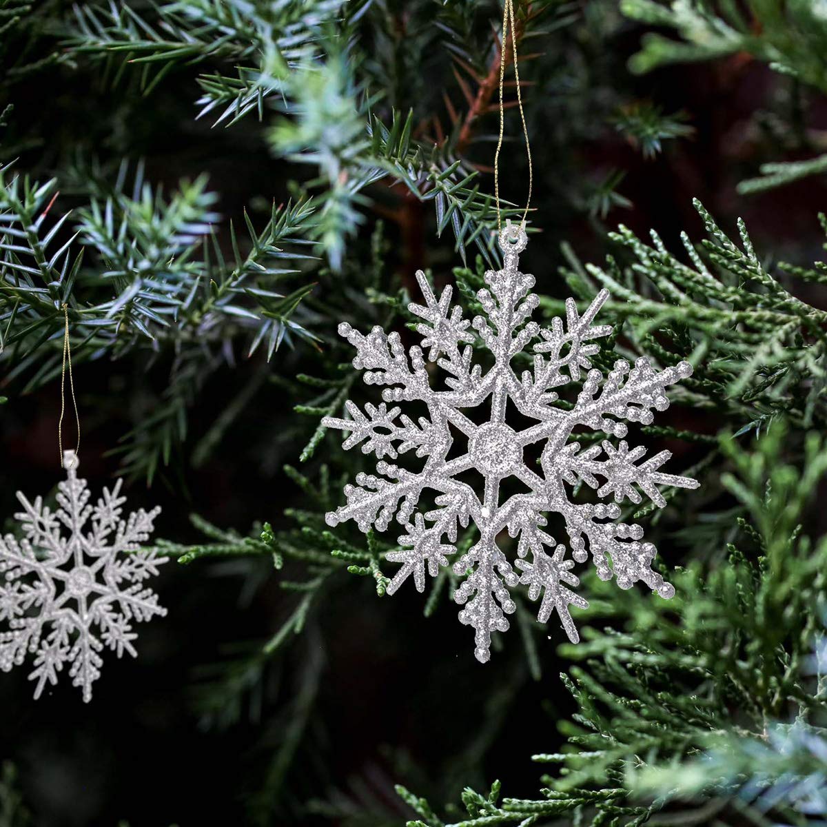 Eokeanon 36 Pack Silver Glitter Snowflake Ornaments, Plastic Christmas Glitter Snowflake Winter Wonderland Christmas Tree Decorations, 4 Inch, Silver