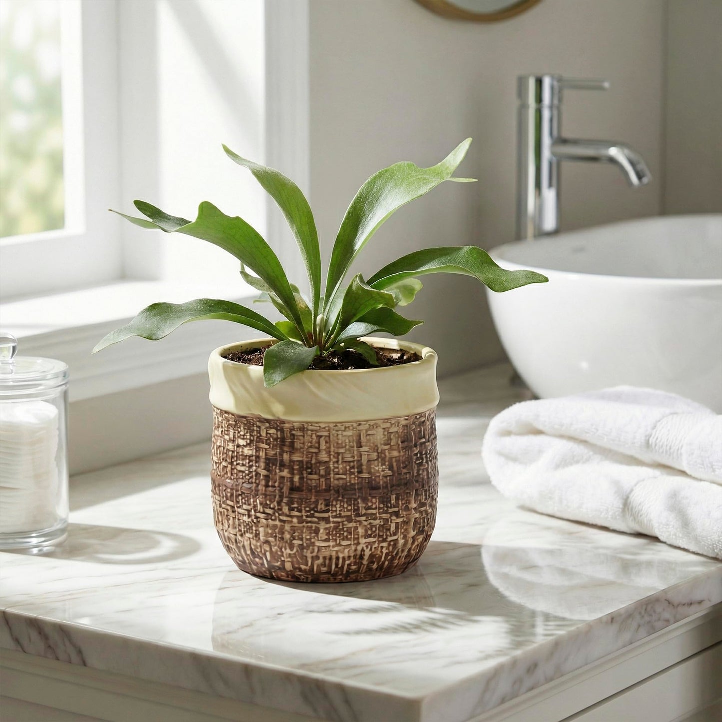 Teagas 6 Inch Plant Pot - Ceramic Pots for Plants with Drainage Hole and Plug, Unique Plant Pots for Indoor Outdoor Plants, Round Planter, Room Home Decor, Gifts for Plant Lovers, Brown