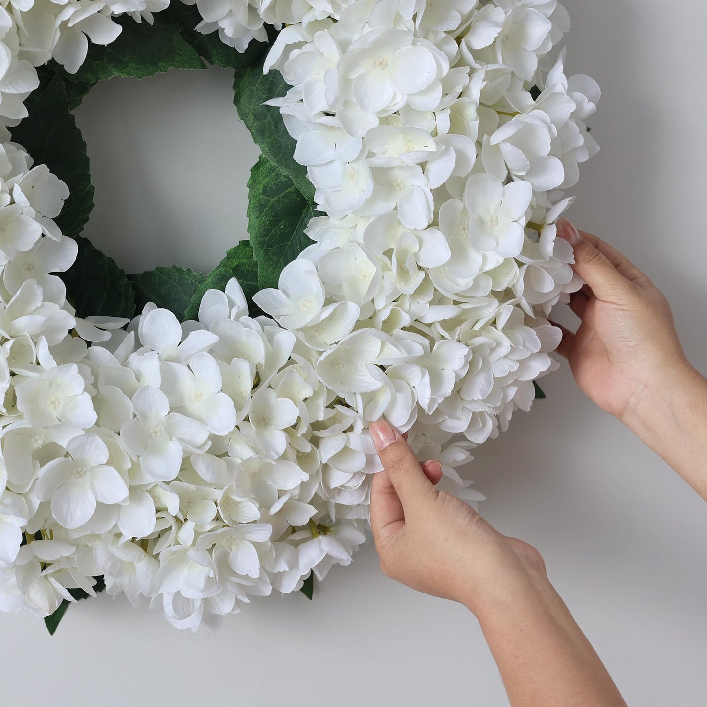 Artificial Hydrangea Wreath for Front Door, 21" Spring Summer White Flower Wreath, Fuax Hydrangeas Leaves for Home Mantel Wall Farmhouse Decor