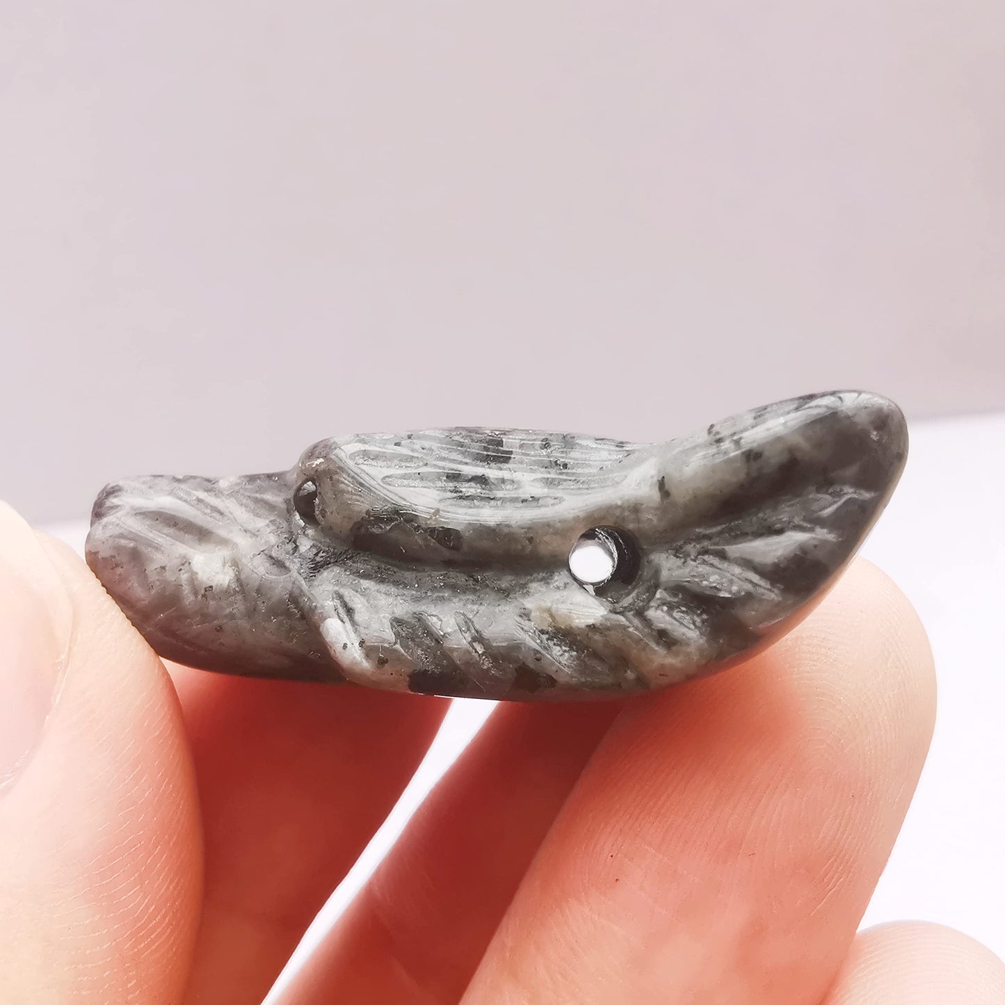 Bacatgem Natural Black Labradorite 1.37 inchs Wolf Head Pocket Crystals and Healing Stone Figurine,Haped DIY-Jewelry Pendant