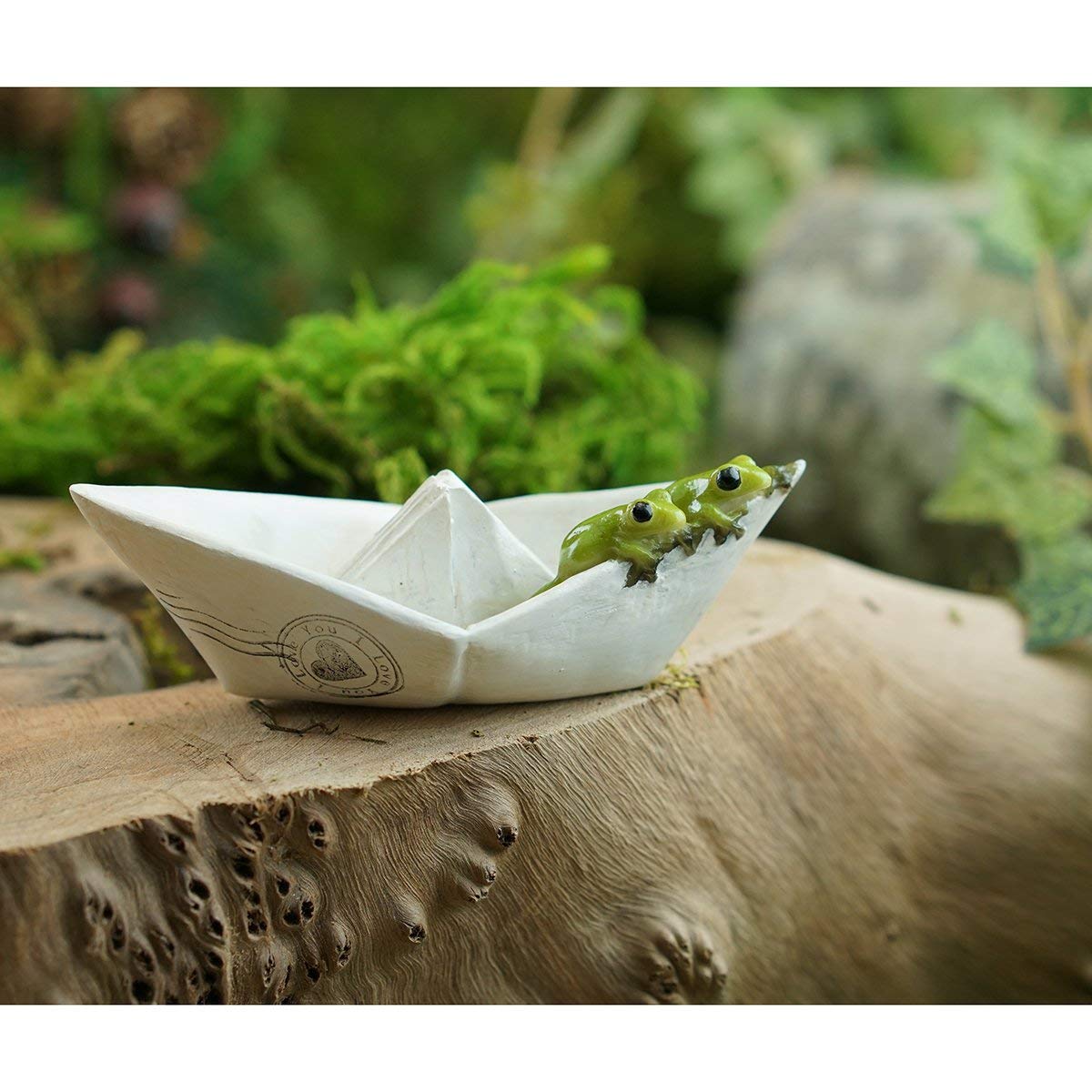 Top Collection Miniature Fairy Garden and Terrarium Sealed with Love Frogs on Paper Boat Statue