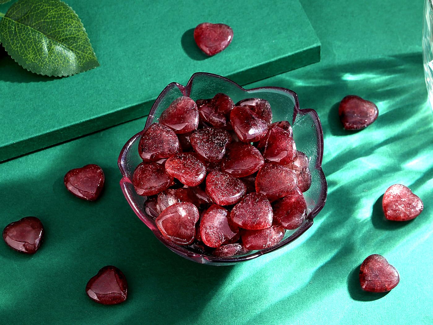 QINJIEJIE 20PCS Straberry Quartz Heart Stones Crystals Bulk Love Shaped Worry Stone Heart Rock Pocket Polished Palm Gems Crystal Reiki Balancing Wholesale Carved Stone Decor Gift