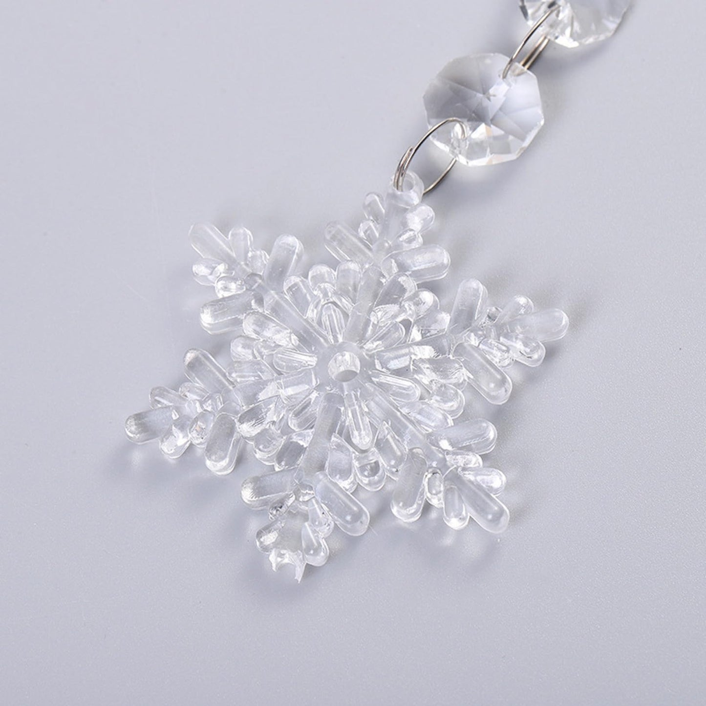 MIAO JIN 20 Pcs Plastic Winter Snowflake Drip Ornaments Xmas Tree Hanging Decorations for Christmas Tree Wedding Birthday Party Home Window Door Decorations (Transparency)