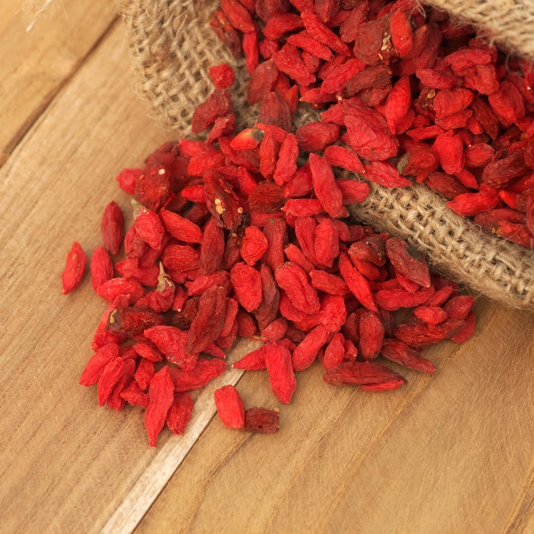 Live Red Goji Berry Plant, Goji Berry Bush, Sweet Fruit, 3-5 Inches Tall for Planting, No Pot