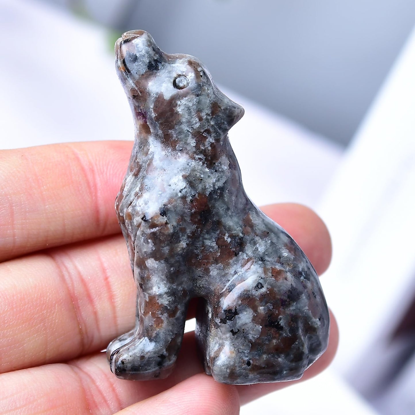 Ytbeoxk 2.1 Inch Flame Stone Wolf Crystal Statue,Gifts Healing Crystal Decor，Wolf Totem Figurines Stone Energy Gemstones, in Bedroom Office Christmas Meditation Gifts for Men Gril Women