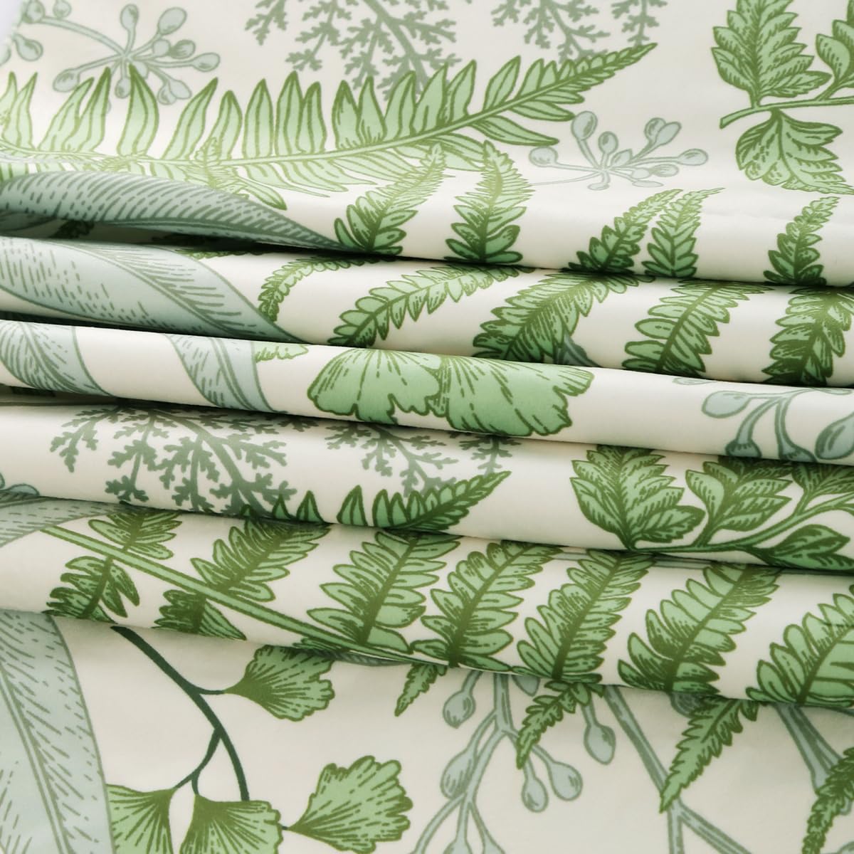 AMBERIS Forest Pattern Bed Runner, Soft and Cozy Bed Scarf Country Style Decoration (Pillowcases Sold Separately)