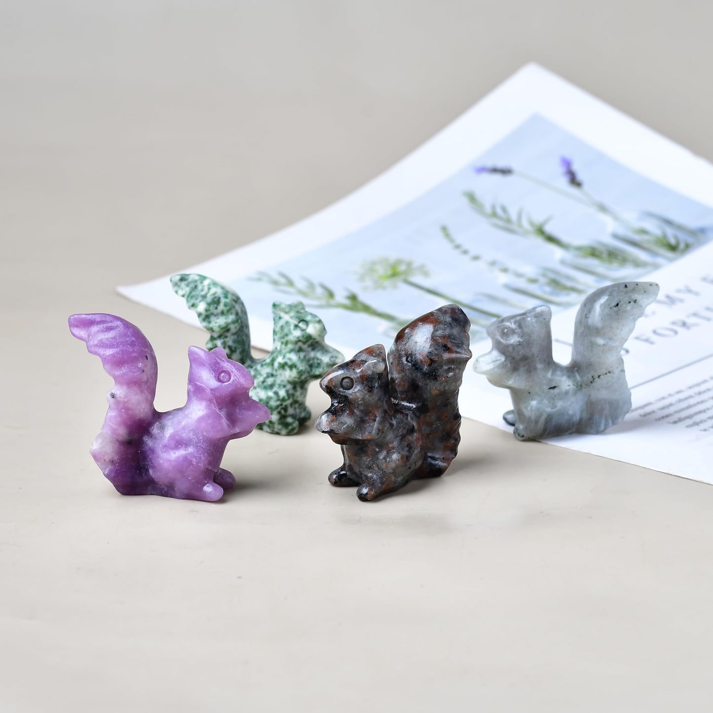 DZJXBZhu Flame Stone Squirrel Crystal Statue Healing Crystal Reiki Meditation Pocket Gem Guardian Sculpture Home Study Table Desk Decor Collection Gift for Loved Ones