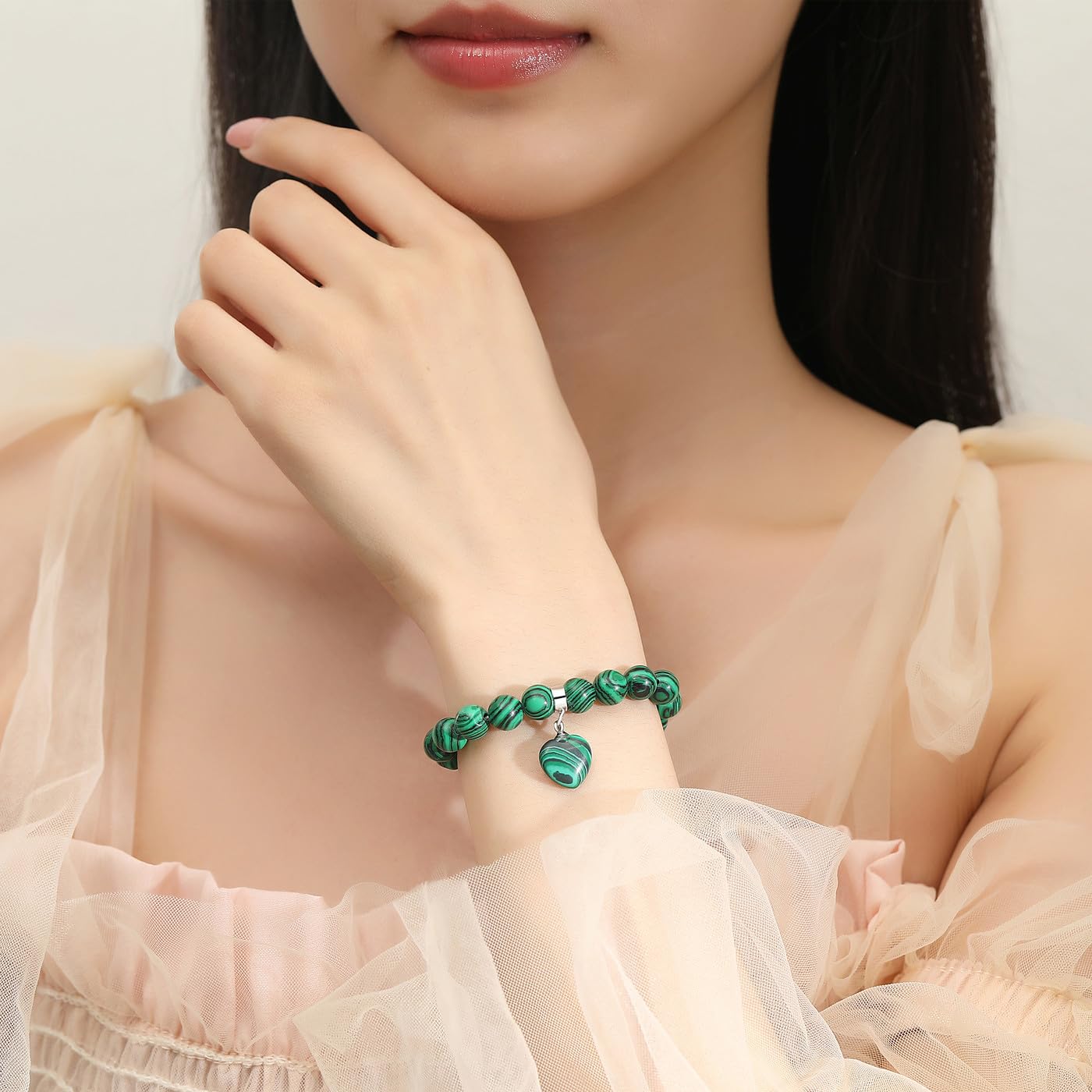 MAIBAOTA Malachite Bracelet for Women, 8 mm Beaded Bracelet, Mothers Day Crystal Gifts for Mom, Crystal Gemstone Love Heart Bracelet Jewelry Gifts for Birthday Valentine's Day Anniversary
