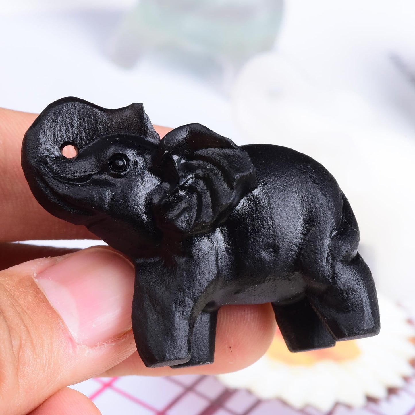 Ytbeoxk 2.1 Inch Black Obsidian Elephant Crystals Decor, Healing Crystal Cute Figurines, Black Elephant Gemstones Decorations Statue, Lucky Reiki Stones in Home Office Meditation Gift for Women Men