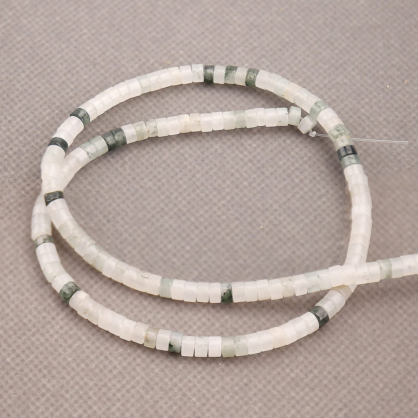 150PCs Natural Iceberg Jade Spacer Beads, Loose Semi Precious Flat Round Gemstone Heishi Disc Stone Beads for Beading Jewelry Making 4mm*2mm 38cm