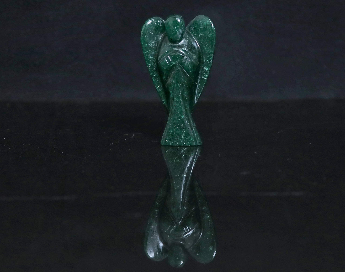 Green Aventurine Gemstone Guardian Angel Healing Crystal, Hand Carved Pocket Angel Figurine - Handmade Mini Statue for Love, Peace & Healing, Crystals for Positive Energy, Natural Gemstone Figurine