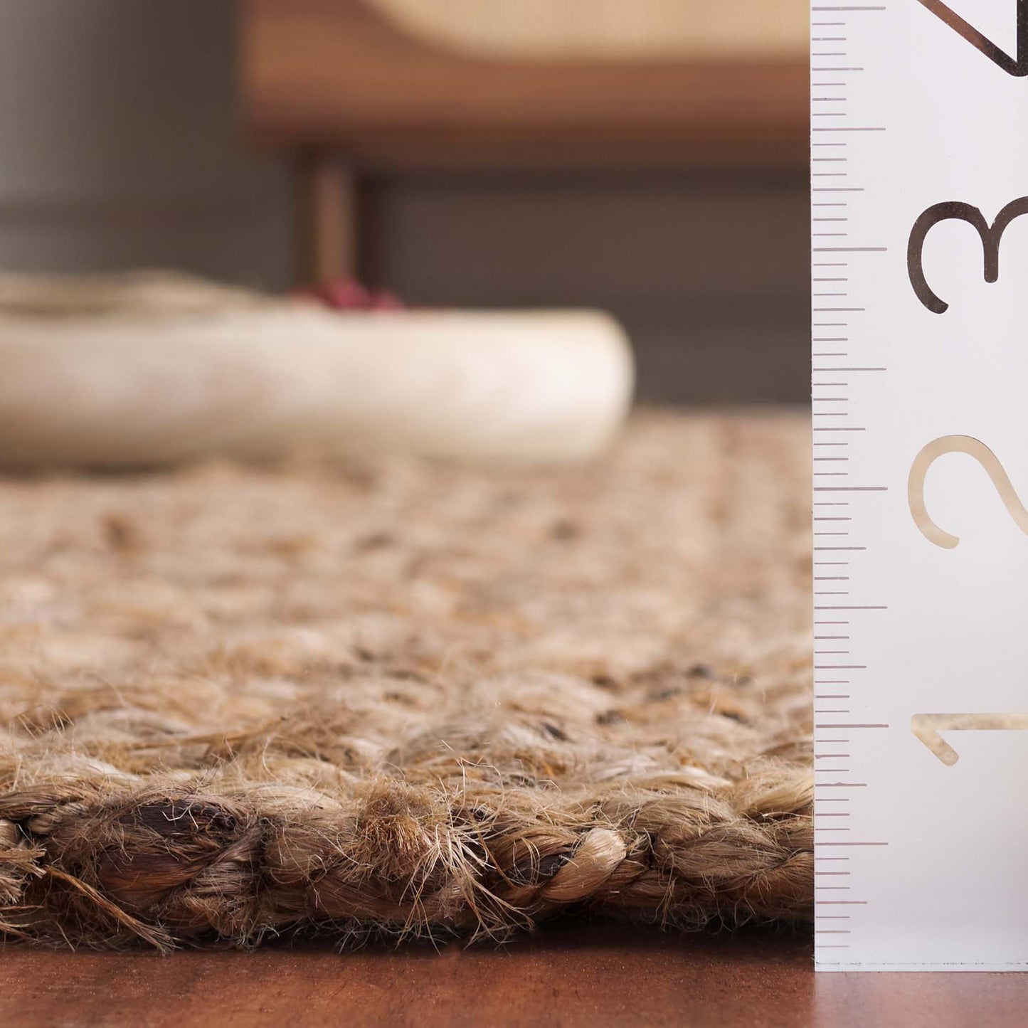 SAFAVIEH Natural Fiber Collection Accent Rug - 3' x 5', Natural, Handmade Tassel Jute, Ideal for High Traffic Areas in Entryway, Living Room, Bedroom (NF467A)