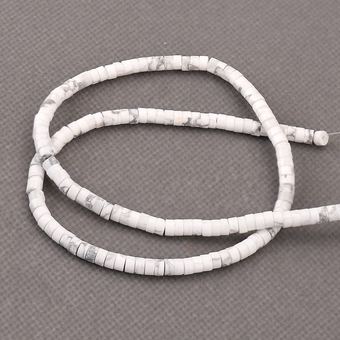 BONNY BOXX 150PCs Natural White Turquoise Spacer Beads, Loose Semi Precious Flat Round Gemstone Heishi Disc Stone Beads for Beading Jewelry Making 4mm*2mm