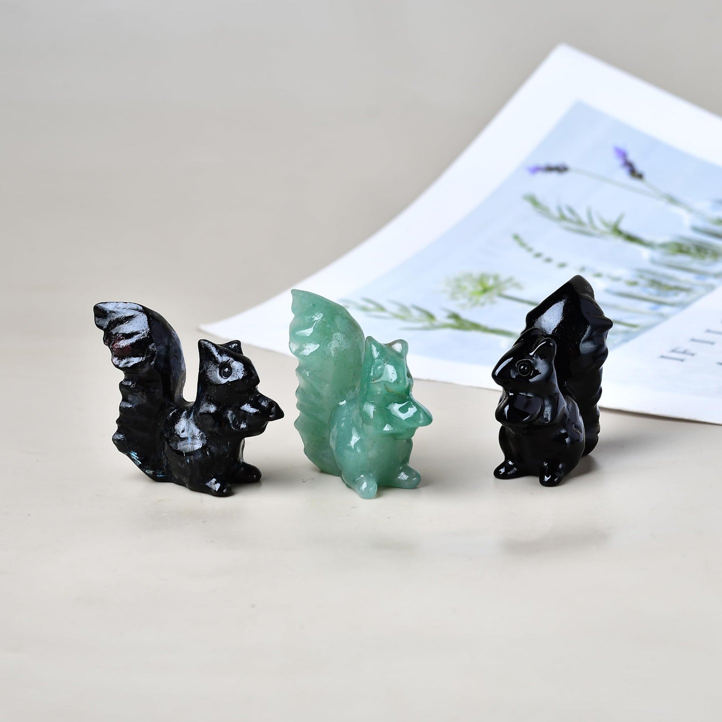 DZJXBZhu Flame Stone Squirrel Crystal Statue Healing Crystal Reiki Meditation Pocket Gem Guardian Sculpture Home Study Table Desk Decor Collection Gift for Loved Ones