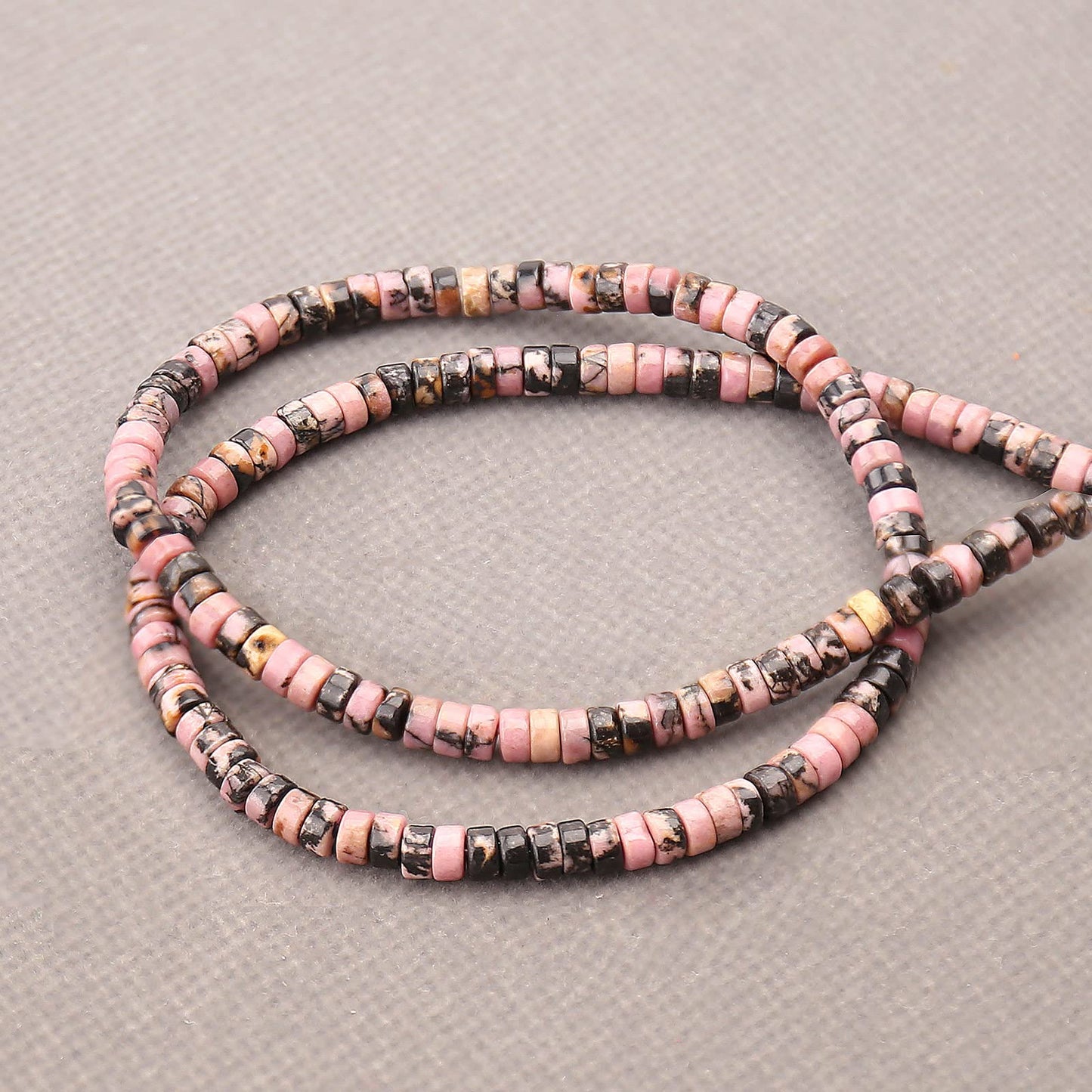 150PCs Natural Black Strip Rhodonite Spacer Beads, Loose Semi Precious Flat Round Gemstone Heishi Disc Stone Beads for Beading Jewelry Making 4mm*2mm 38cm