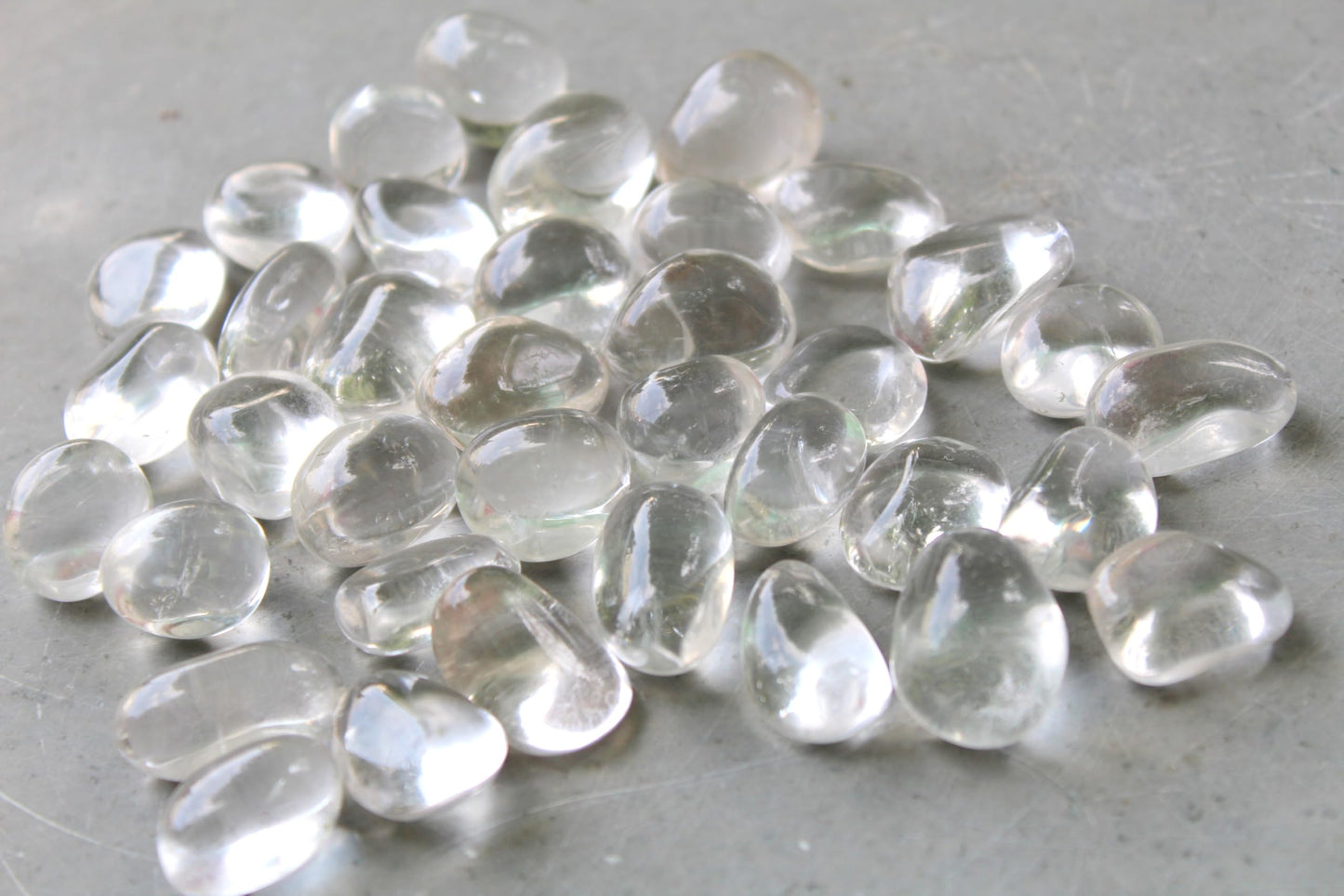 Jet Clear Quartz Tumbled Stones (100gm) – Natural Sphatik Crystal for Positive Energy, Clarity & Cleansing | Reiki, Meditation, Home & Office Décor