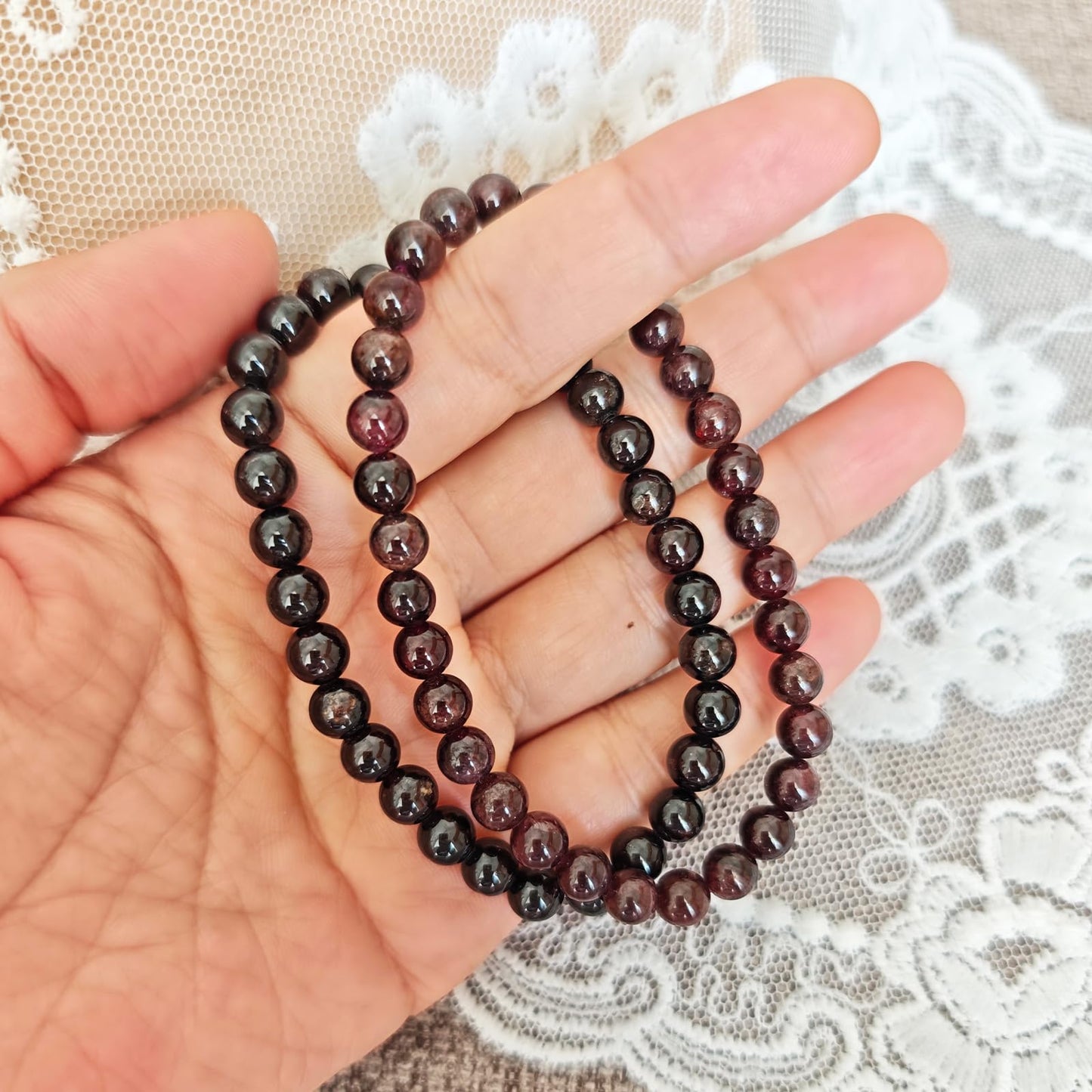 CHCCOYE 6mm Natural Healing Gemstone Bracelet Handmade Yoga Stretch Elastic Bracelet Stress Relief Crystal Jewelry for Men and Women (6mm, Garnet)