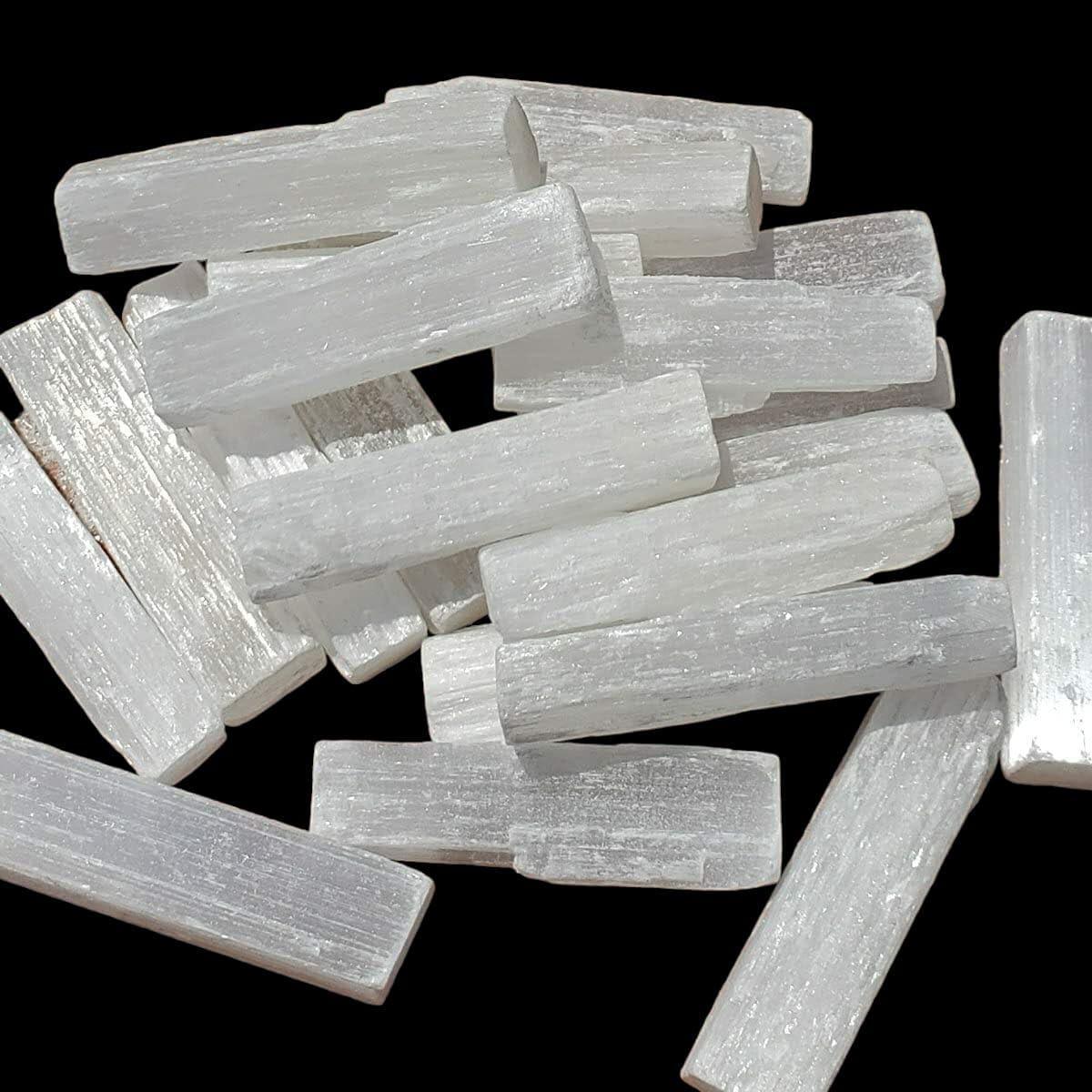 Sawcart 1 Lb Selenite Bulk Rough Raw Natural Crystal Stone Rock for Cabbing Tumbling Lapidary Polishing Wire Wrapping Wicca Reiki Healing Mediation Chakra Balancing Fountain Decoration
