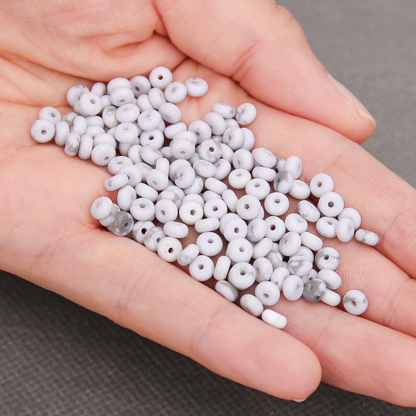 BONNY BOXX 1 Strand (150PCs) Natural 2 * 4mm Howlite Rondelle Beads, Natural Abacus Disk Stone Beads Loose Spacer Gemstone for DIY Bracelet Necklace Jewelry Making