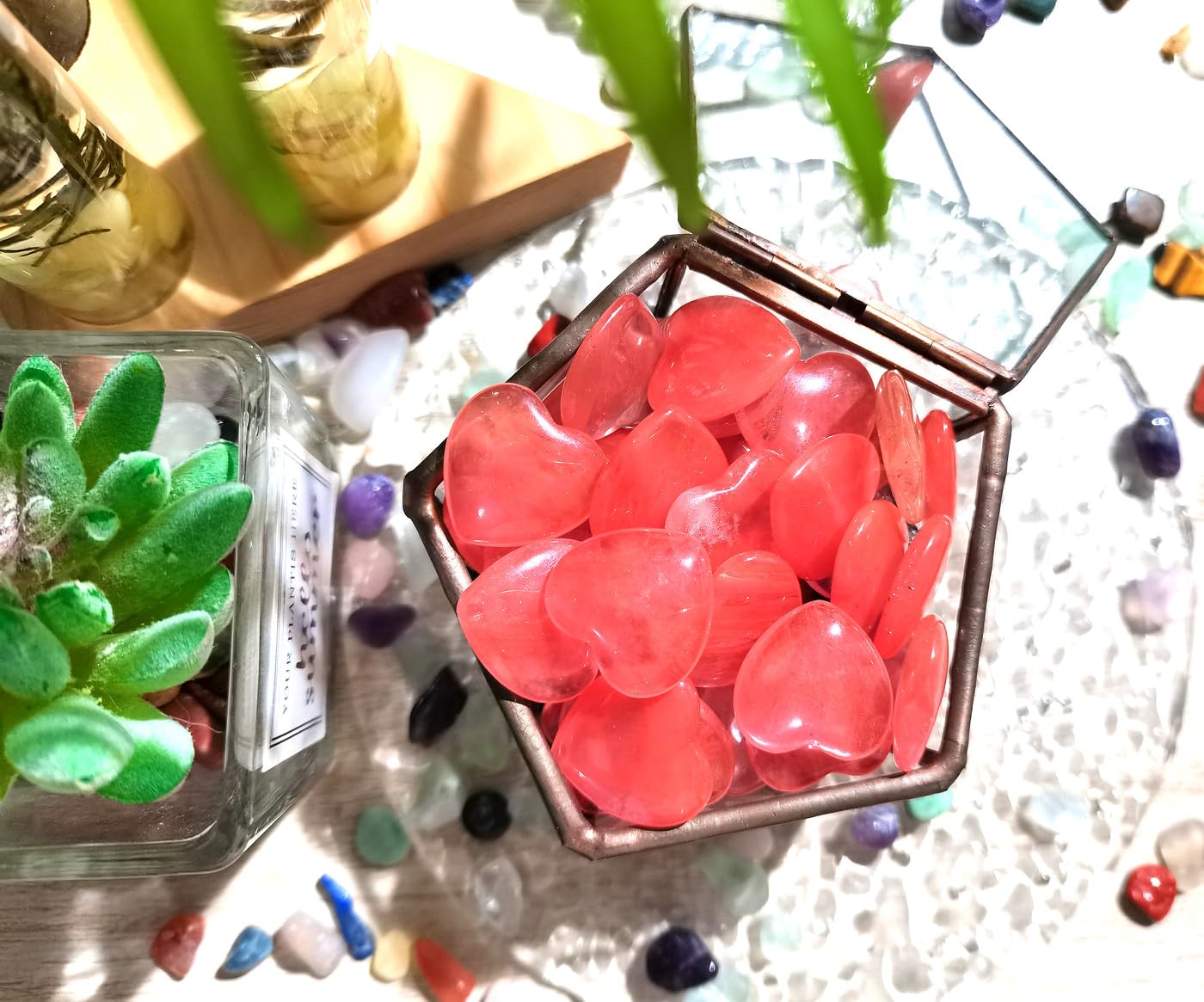 QINJIEJIE 20PCS Cherry Quartz Heart Stones Crystals Bulk Love Shaped Worry Stone Heart Rock Pocket Polished Palm Gems Crystal Reiki Balancing Wholesale Carved Stone Decor Gift